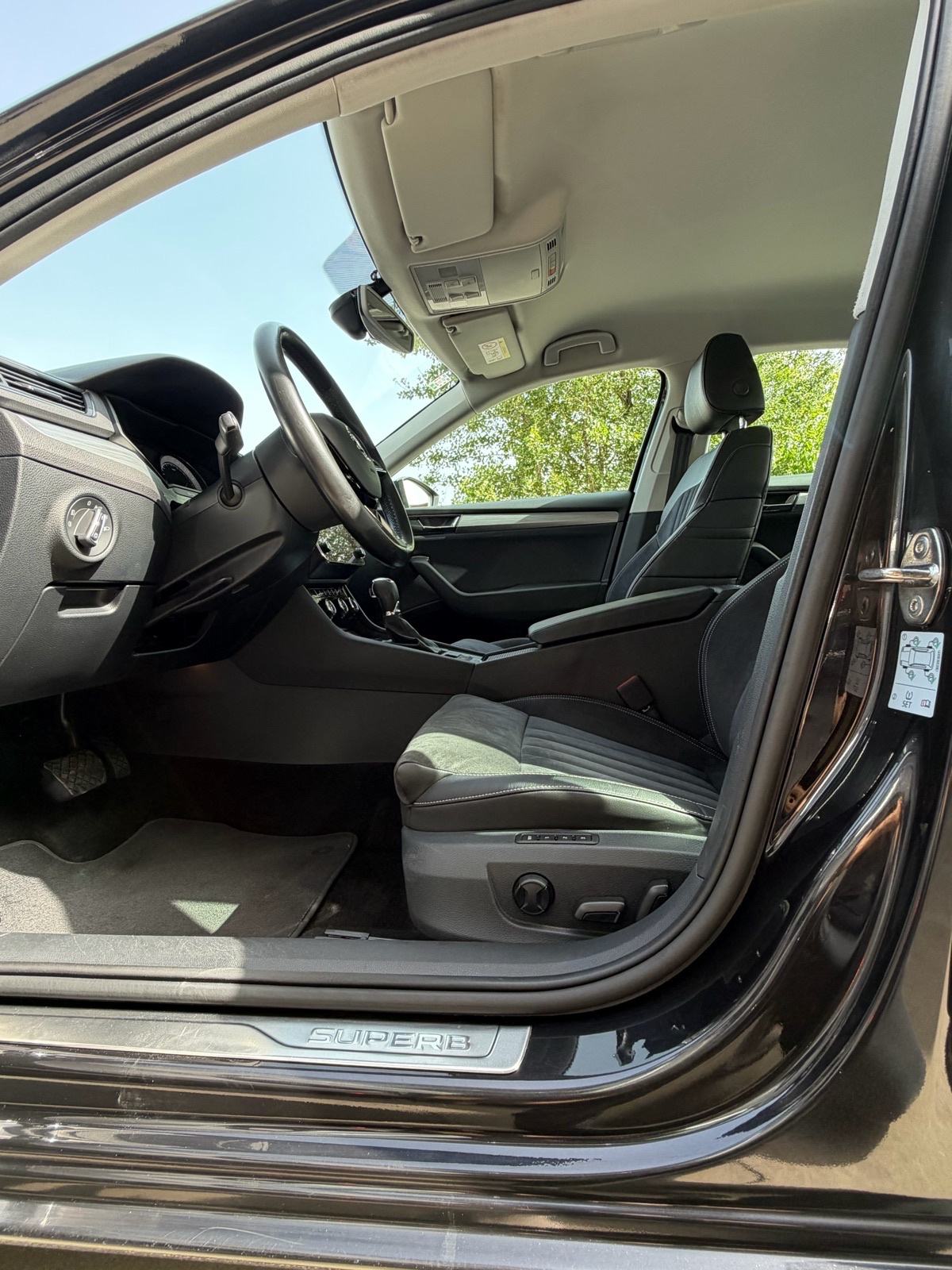 Škoda Superb 2,0 TDI DSG BUSINESS, fotografija 18