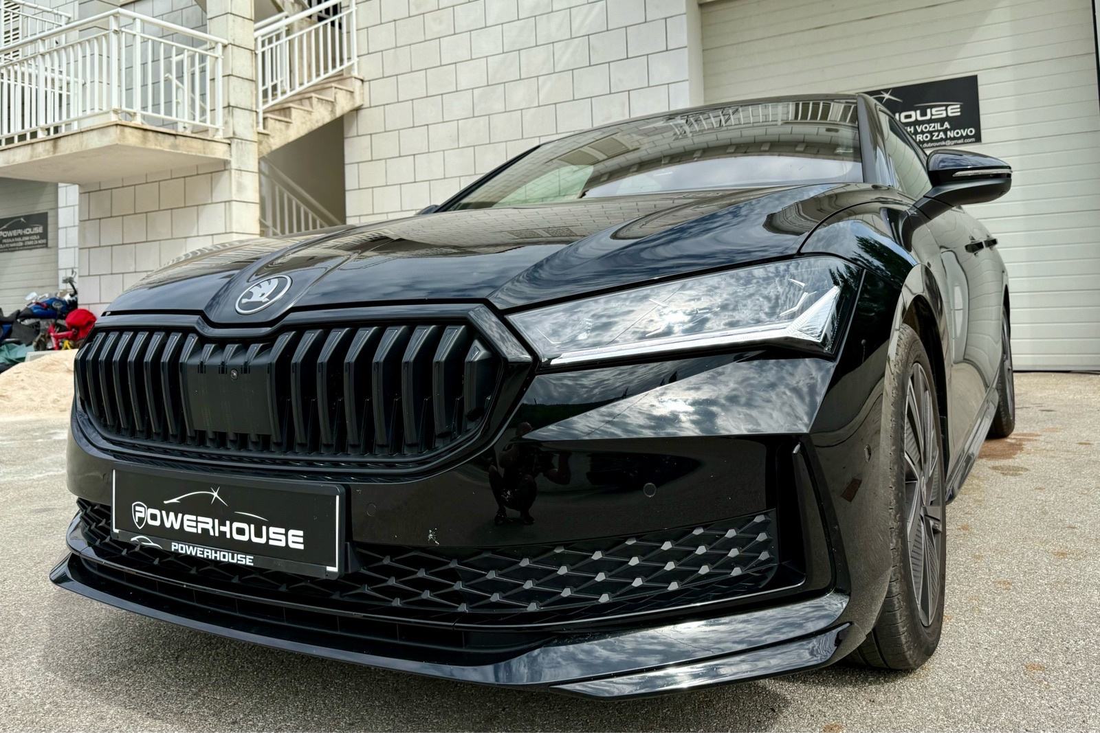 Škoda Superb 2,0 TDI automatik Sportline, fotografija 2