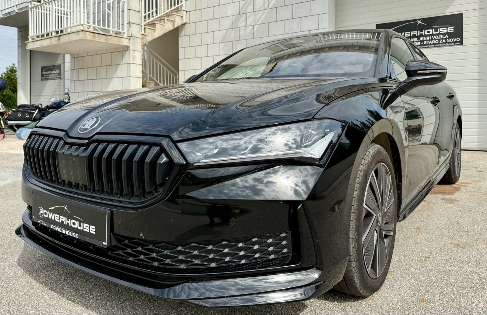Škoda Superb 2,0 TDI automatik Sportline, fotografija 8