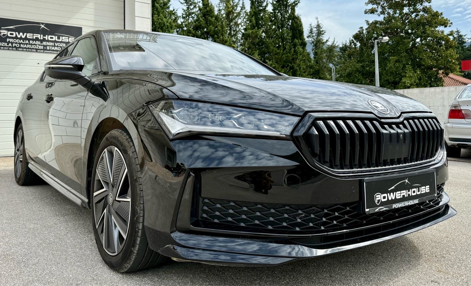 Škoda Superb 2,0 TDI automatik Sportline, fotografija 11
