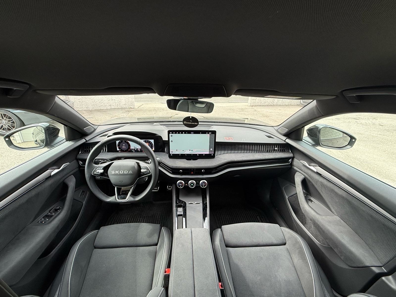 Škoda Superb 2,0 TDI automatik Sportline, fotografija 13