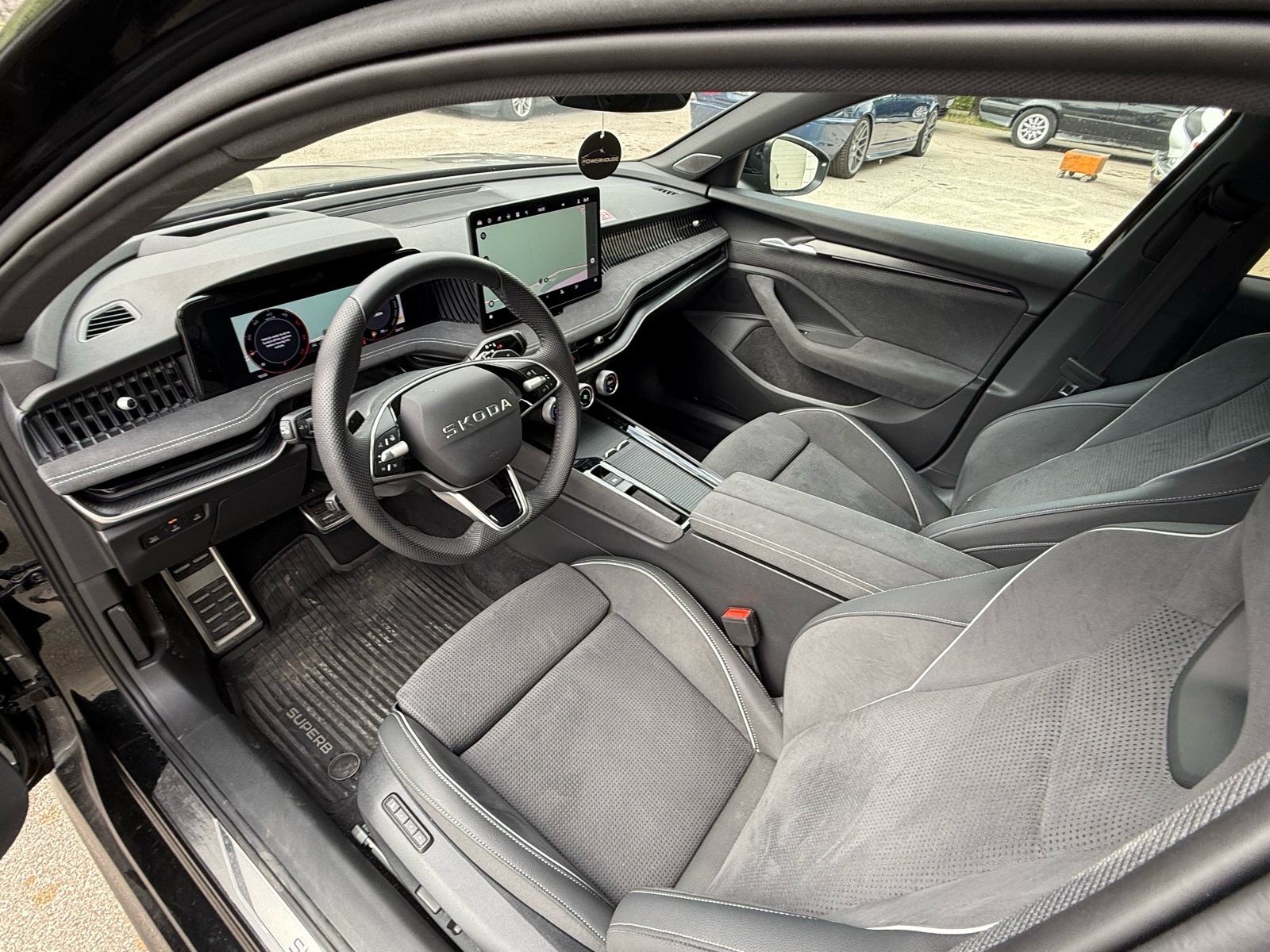 Škoda Superb 2,0 TDI automatik Sportline, fotografija 15