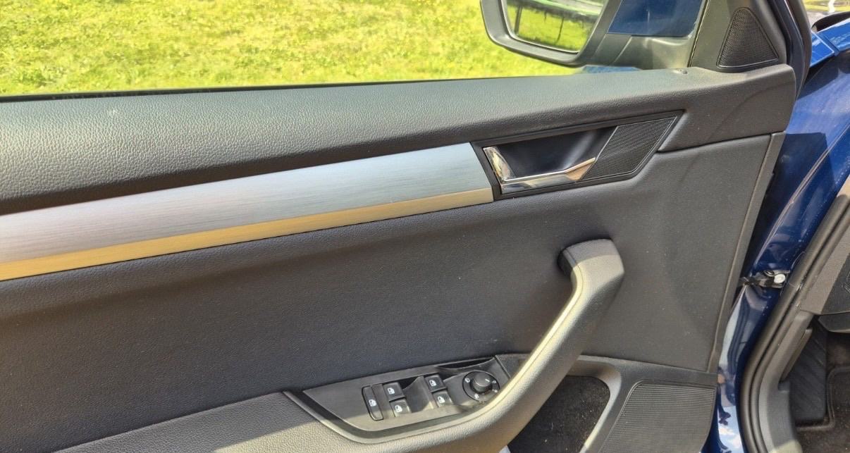 Škoda Superb 2.0 TDI #Bi-XENON #NAVI #PDC, fotografija 13