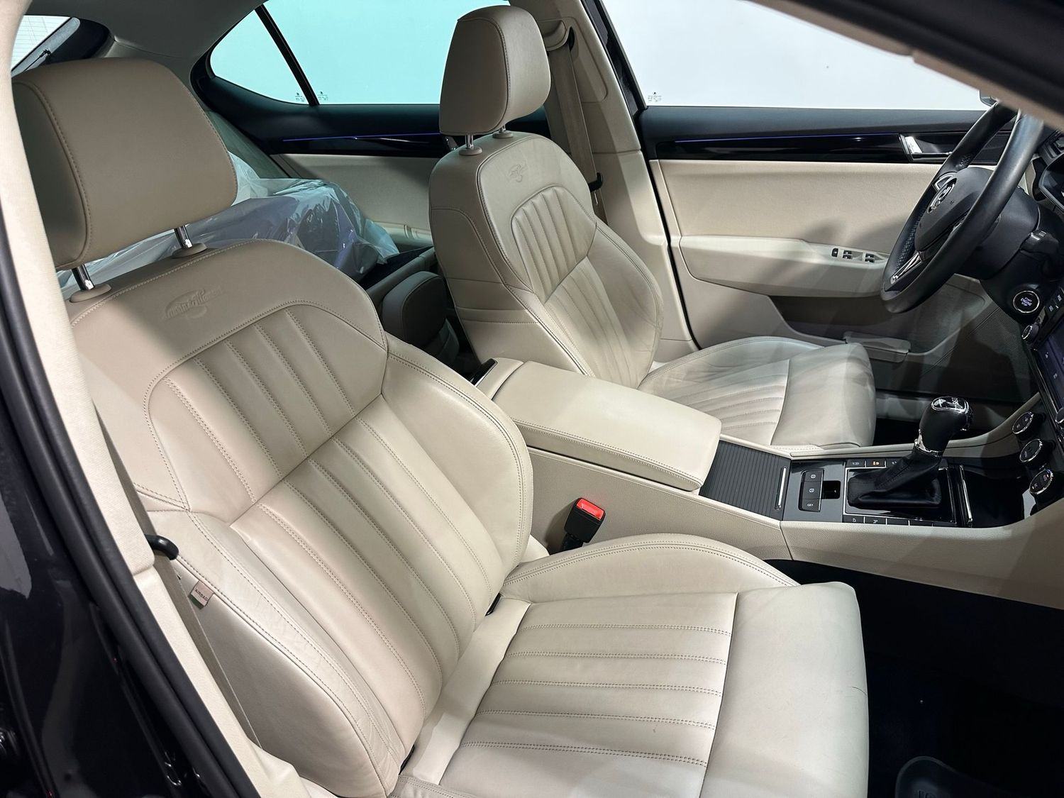 Škoda Superb 2,0 TDI DSG 190KS L&K NAVI KAMERA MEM.SIC. KOŽA 1.VL., fotografija 16