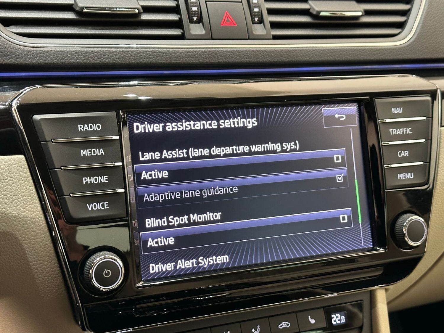 Škoda Superb 2,0 TDI DSG 190KS L&K NAVI KAMERA MEM.SIC. KOŽA 1.VL., fotografija 12