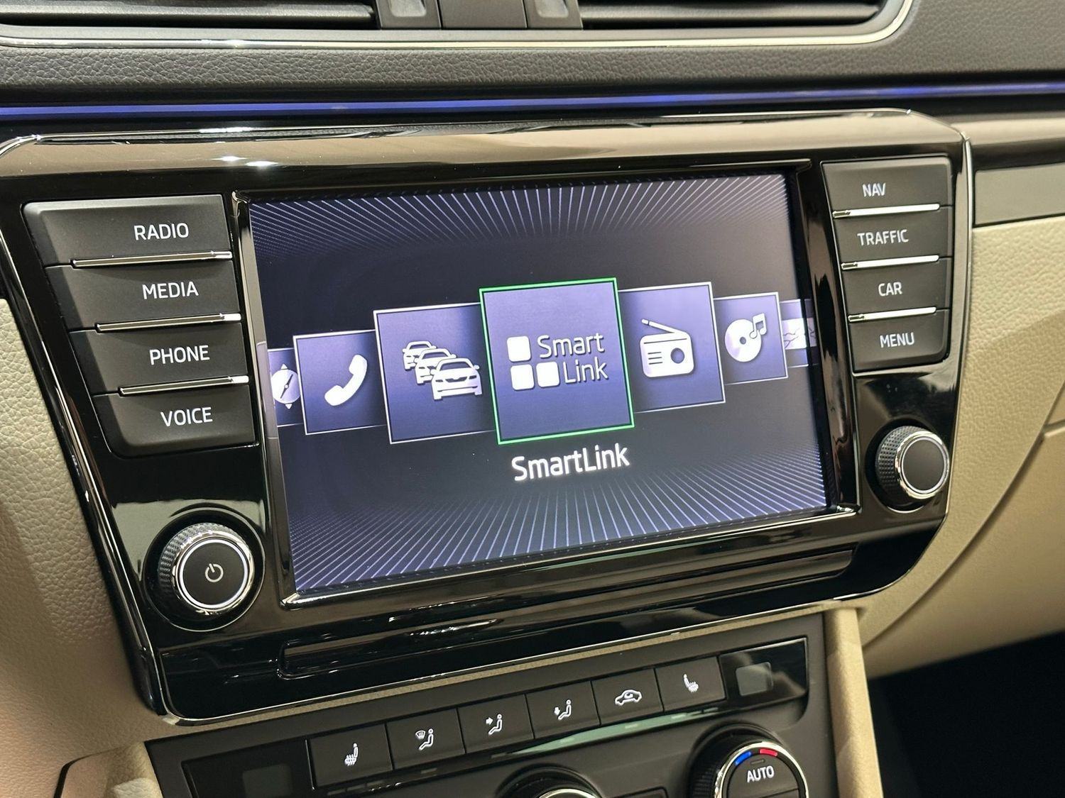 Škoda Superb 2,0 TDI DSG 190KS L&K NAVI KAMERA MEM.SIC. KOŽA 1.VL., fotografija 14