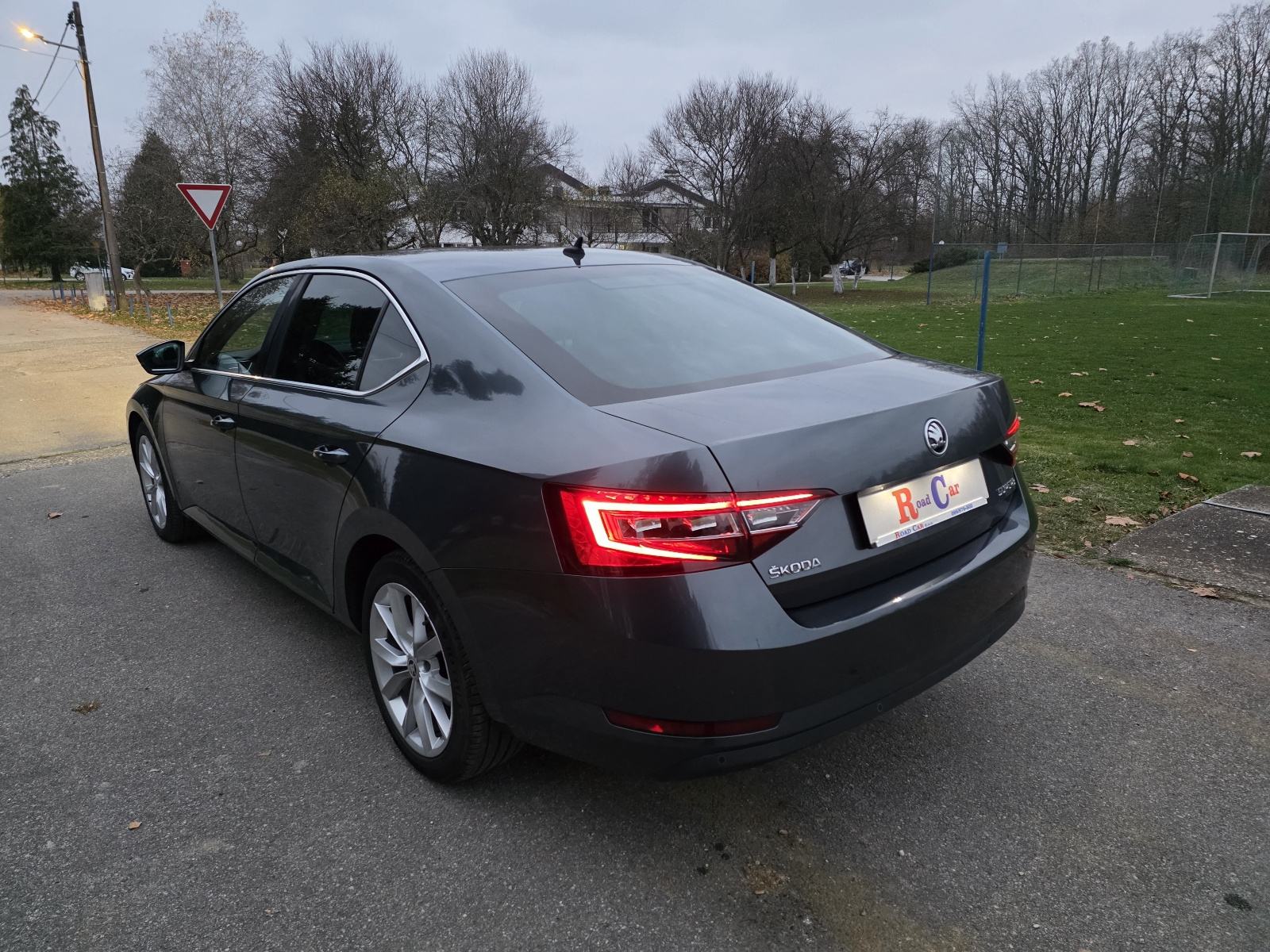 Škoda Superb 2,0 TDI DSG 190ks,led,navi,2xpdc, fotografija 4