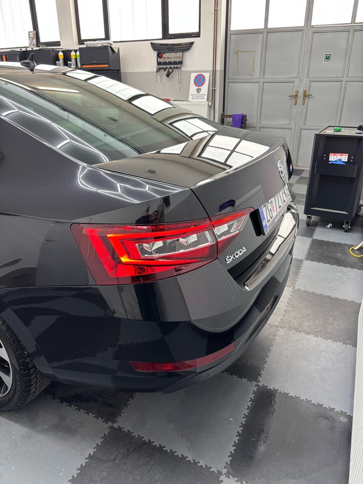 Škoda Superb 2,0 TDI DSG 4x4 L&K, fotografija 4