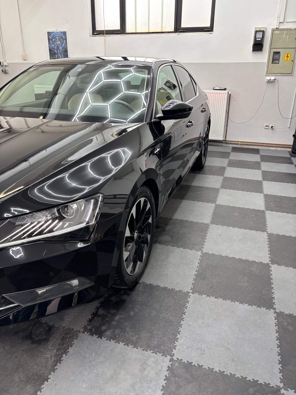 Škoda Superb 2,0 TDI DSG 4x4 L&K, fotografija 2