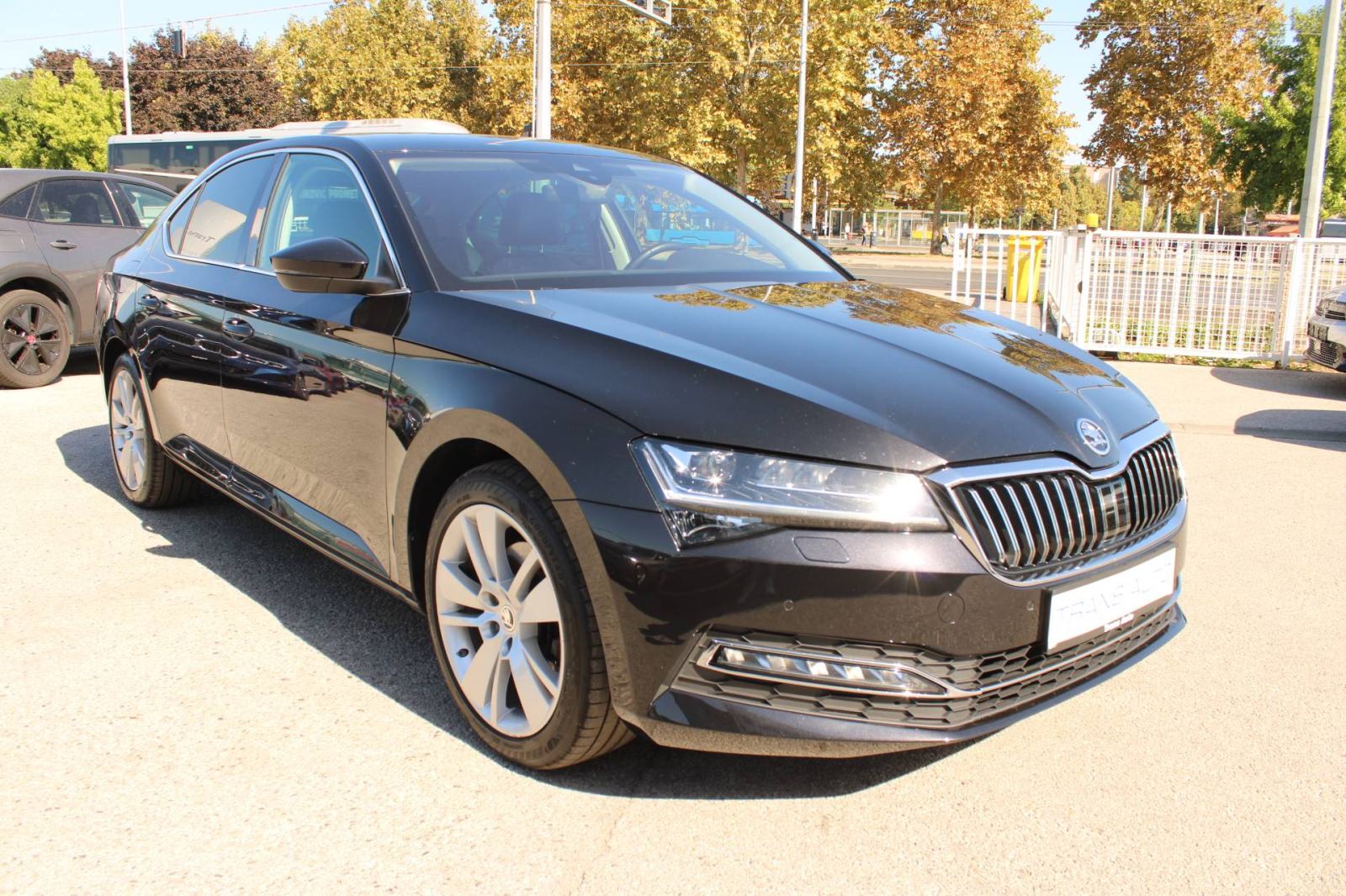 Škoda Superb 2.0 TDi DSG 4x4 Premium 200ks *NAVIGACIJA, LED, KAMERA*-n, fotografija 3