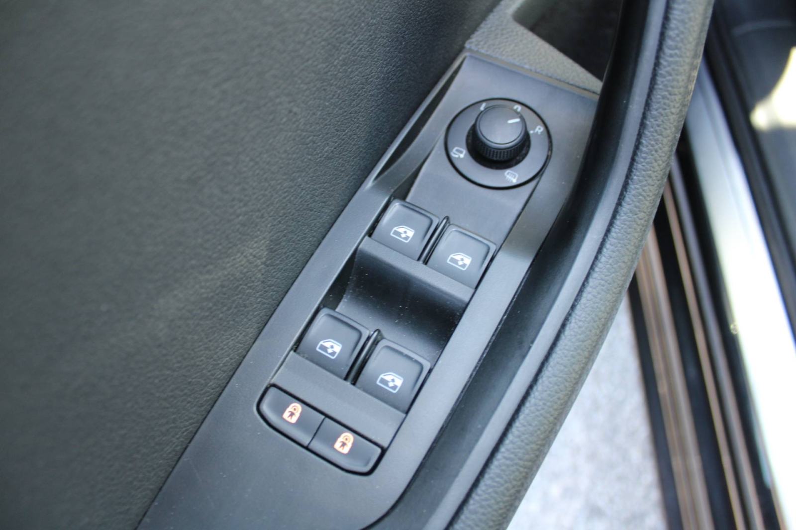 Škoda Superb 2.0 TDi DSG 4x4 Premium 200ks *NAVIGACIJA, LED, KAMERA*-n, fotografija 16