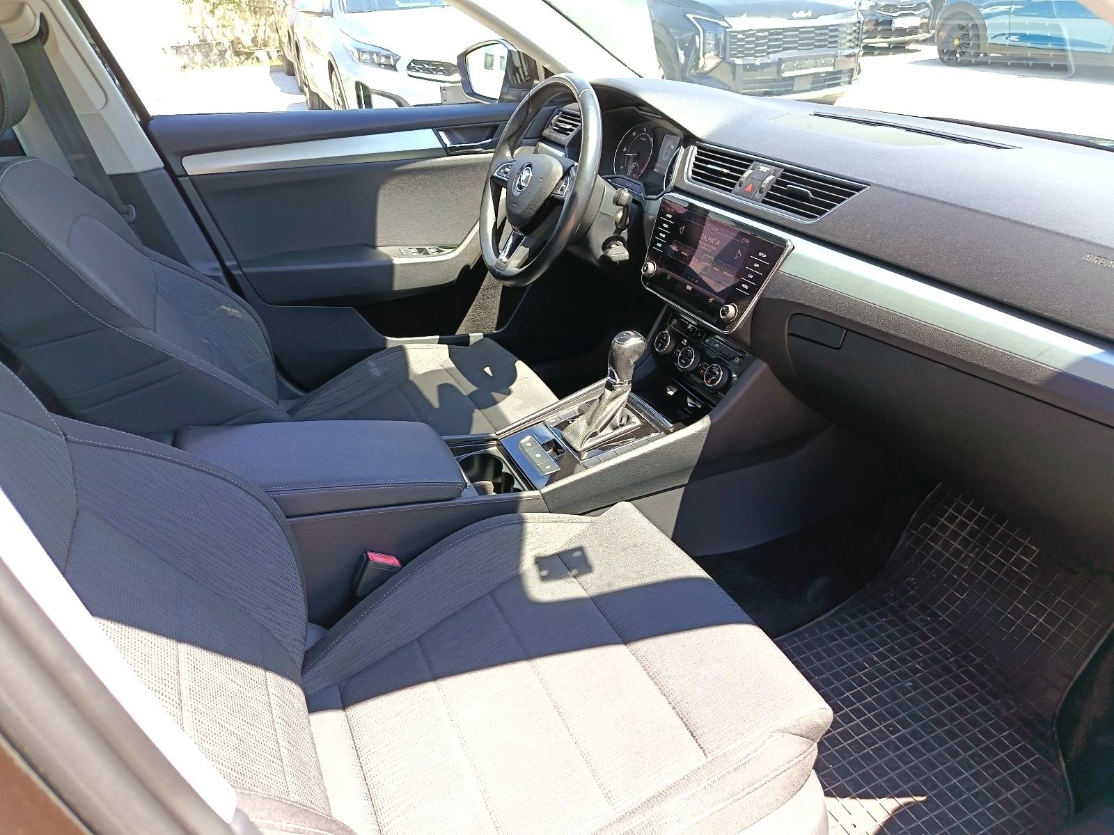 Škoda Superb 2,0 TDI DSG AMBITION,očuvan, jamstvo!, fotografija 10