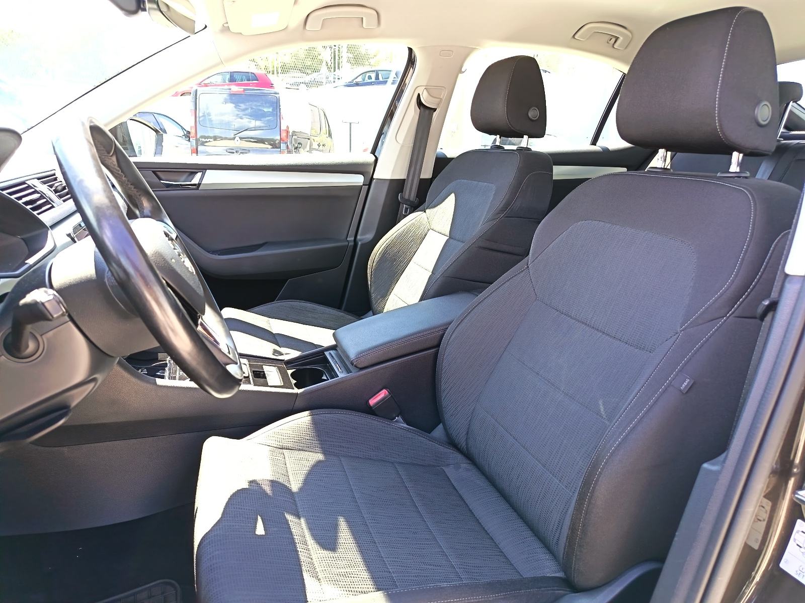 Škoda Superb 2,0 TDI DSG AMBITION,očuvan, jamstvo!, fotografija 13