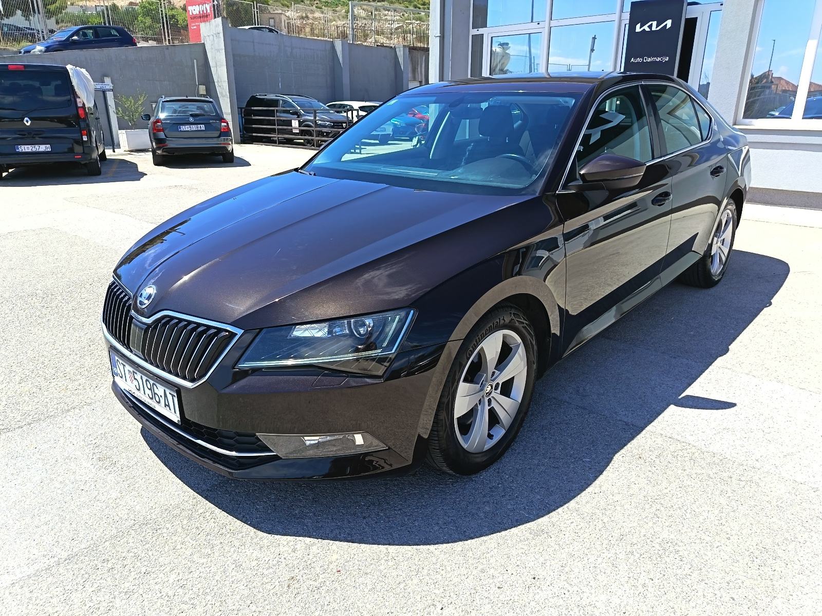 Škoda Superb 2,0 TDI DSG AMBITION,očuvan, jamstvo!, fotografija 3