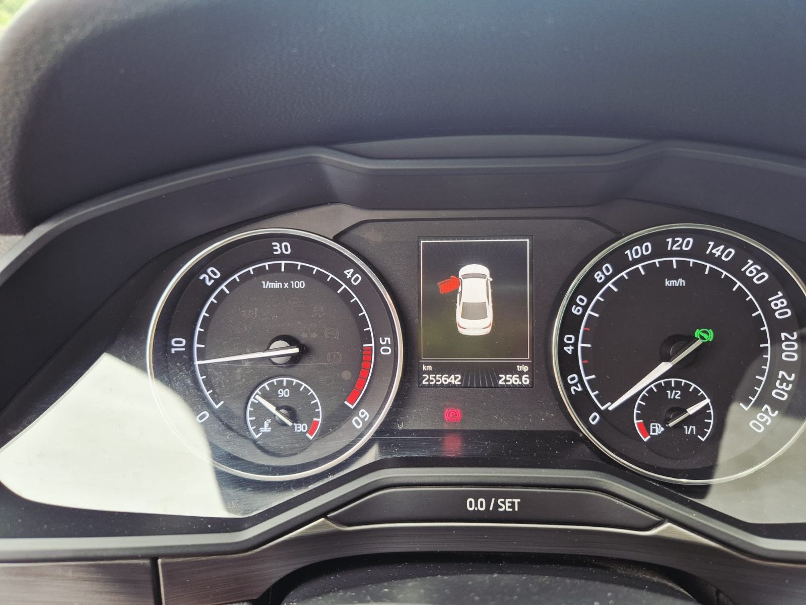 Škoda Superb 2,0 TDI DSG automatik, fotografija 5
