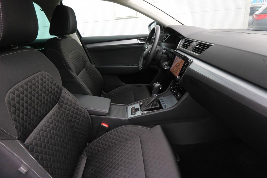 Škoda Superb 2.0 TDI DSG Business Edition VIRTUAL -LED- 150 KS, fotografija 7