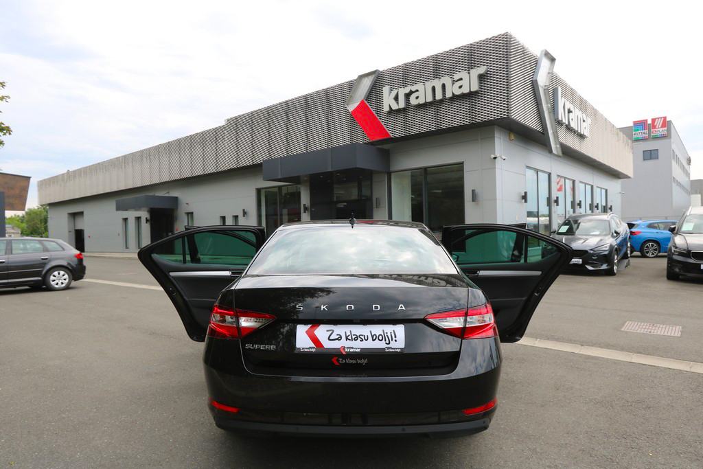 Škoda Superb 2.0 TDI DSG Business Edition VIRTUAL -LED- 150 KS, fotografija 17