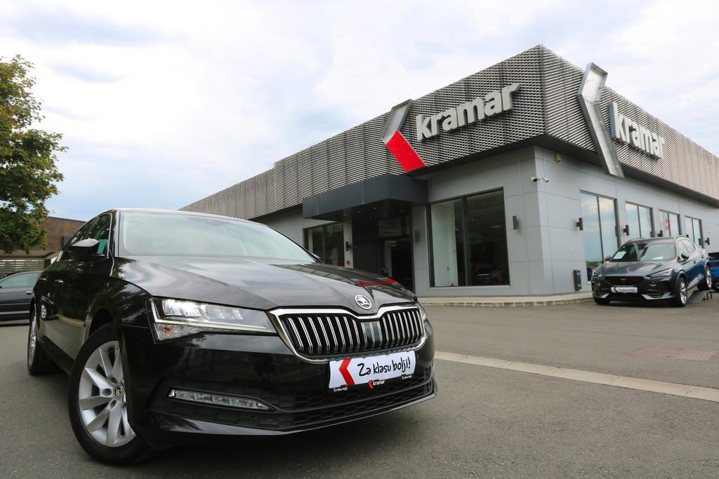 Škoda Superb 2.0 TDI DSG Business Edition VIRTUAL -LED- 150 KS, fotografija 19