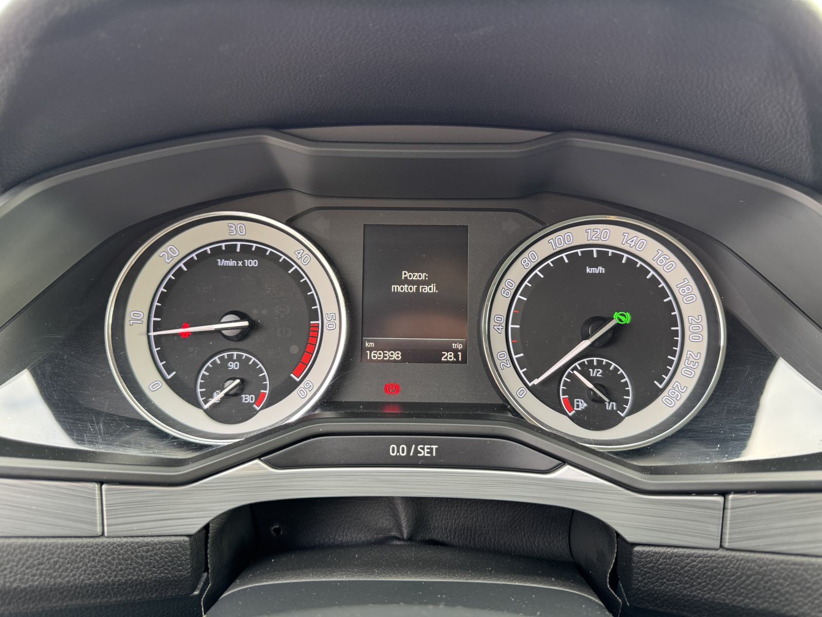 Škoda Superb 2,0 TDI DSG Business, fotografija 9