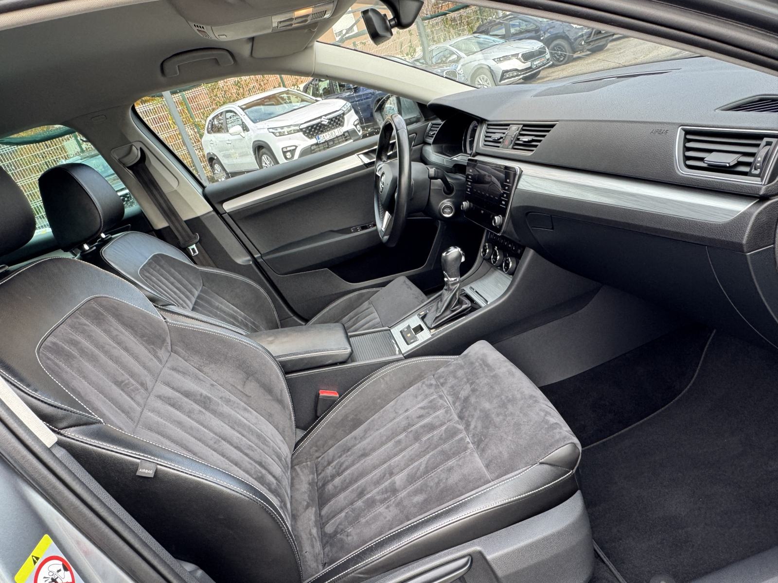 Škoda Superb 2,0 TDI DSG Business, fotografija 8