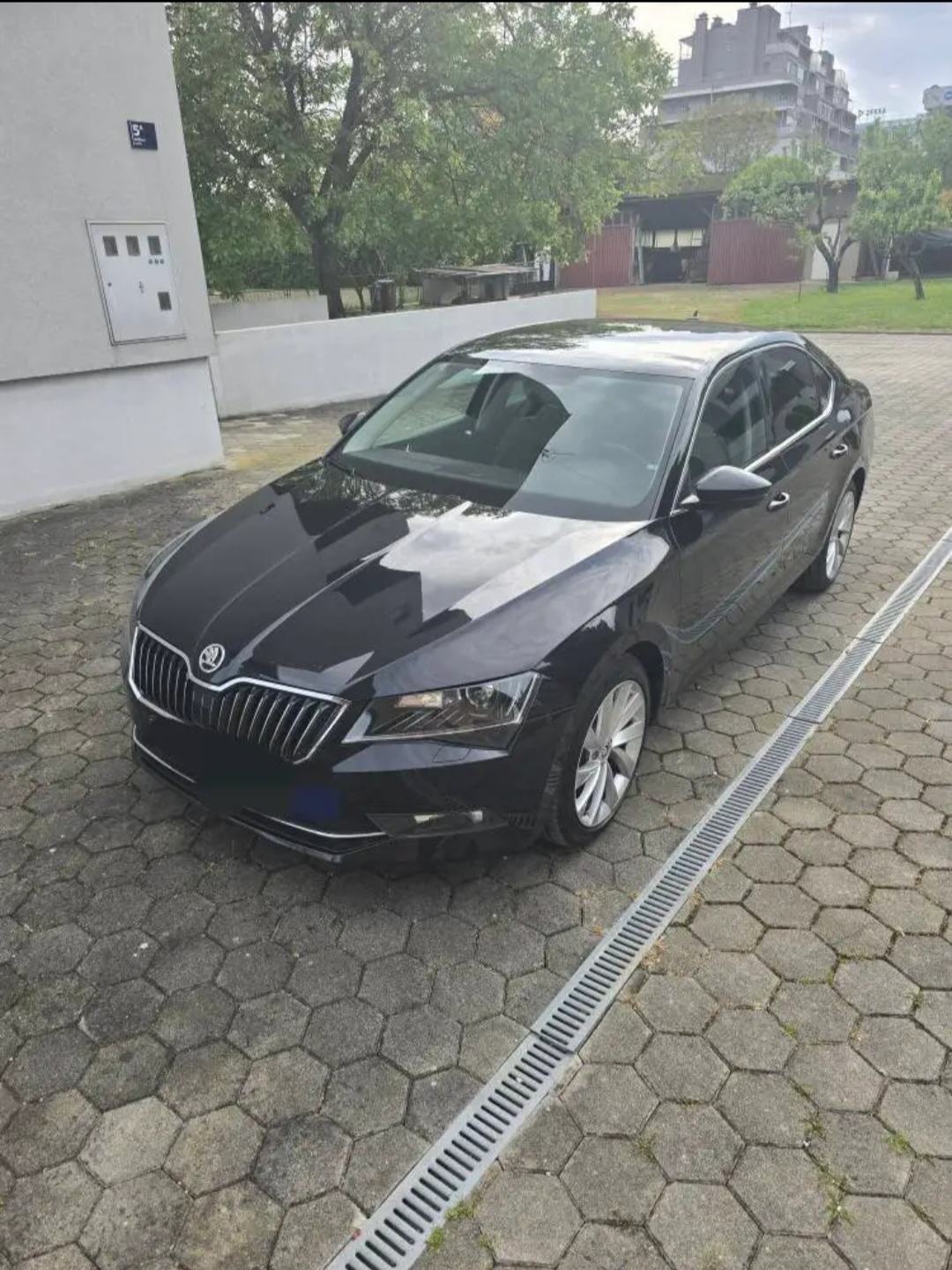 Škoda Superb 2,0 TDI DSG LEASING BEZ UČEŠĆA I BEZ JAMACA, fotografija 3