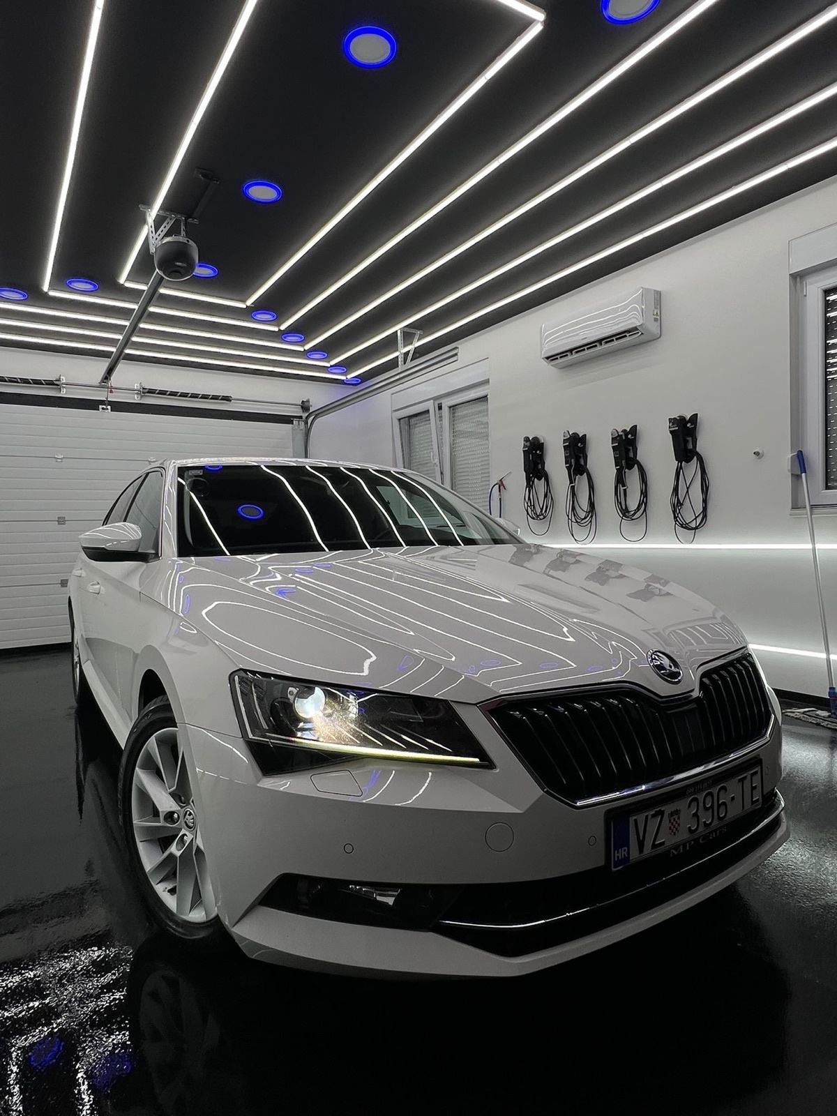 Škoda Superb 2,0 TDI°DSG°NAVI°KAMERA°MEMORIJA°LED°LEASING°REG08/26°, fotografija 2