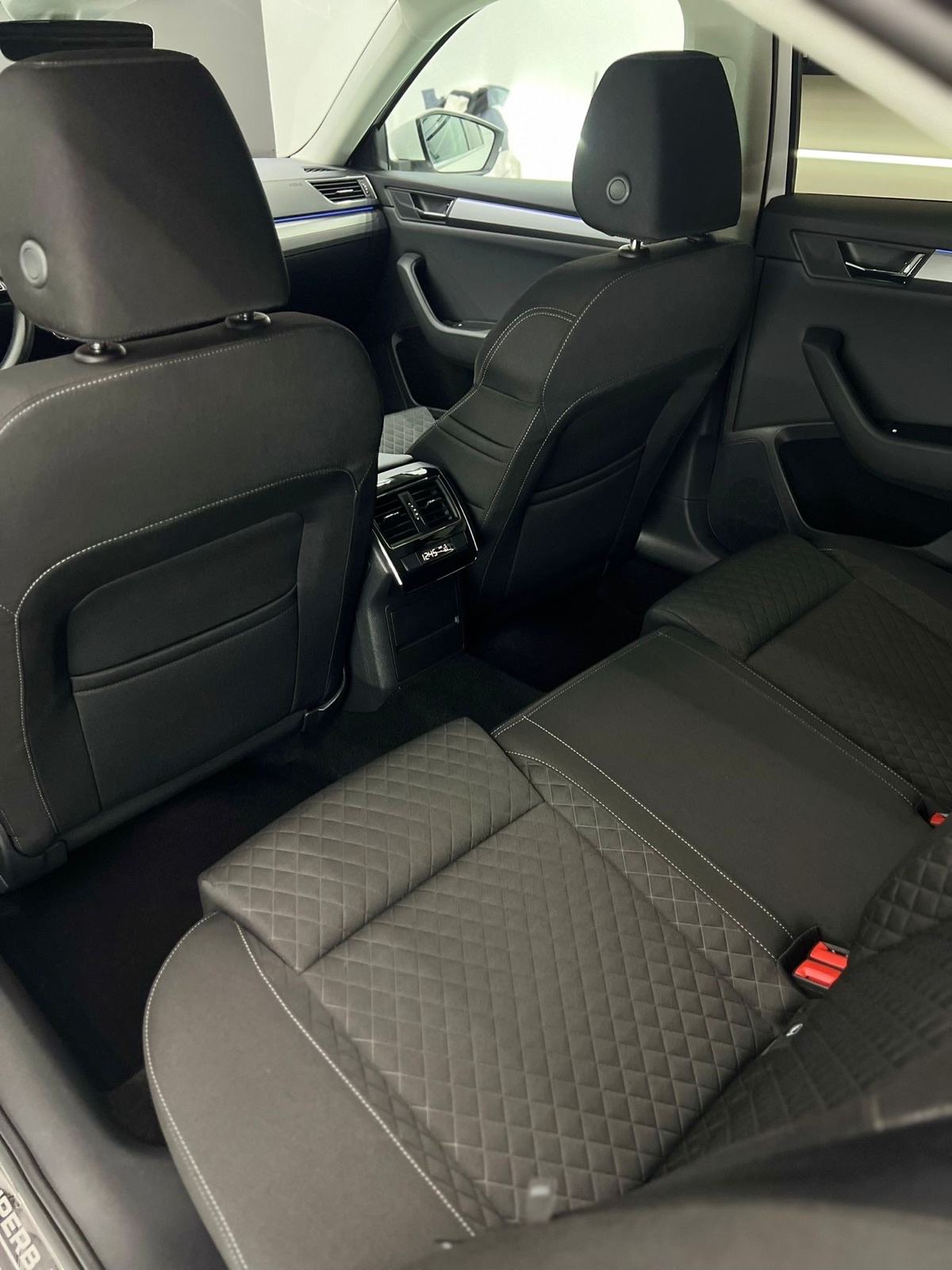 Škoda Superb 2,0 TDI°DSG°NAVI°KAMERA°MEMORIJA°LED°LEASING°REG08/26°, fotografija 17