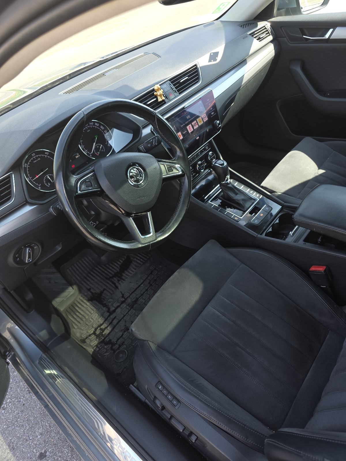 Škoda Superb 2,0 TDI DSG **PANORAMA, MEMORIJA SJEDALA, ALCANTARA**, fotografija 7