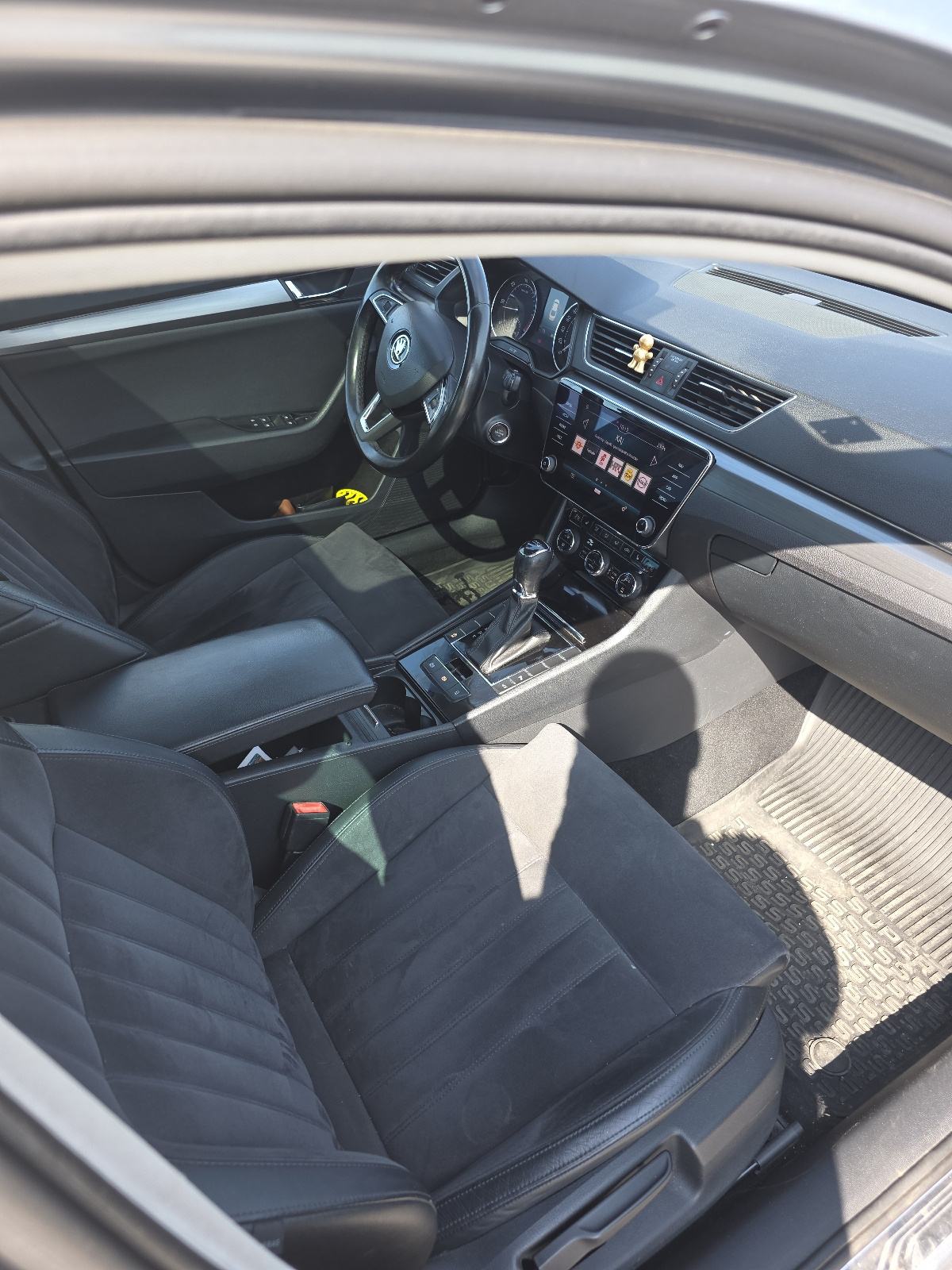 Škoda Superb 2,0 TDI DSG **PANORAMA, MEMORIJA SJEDALA, ALCANTARA**, fotografija 5