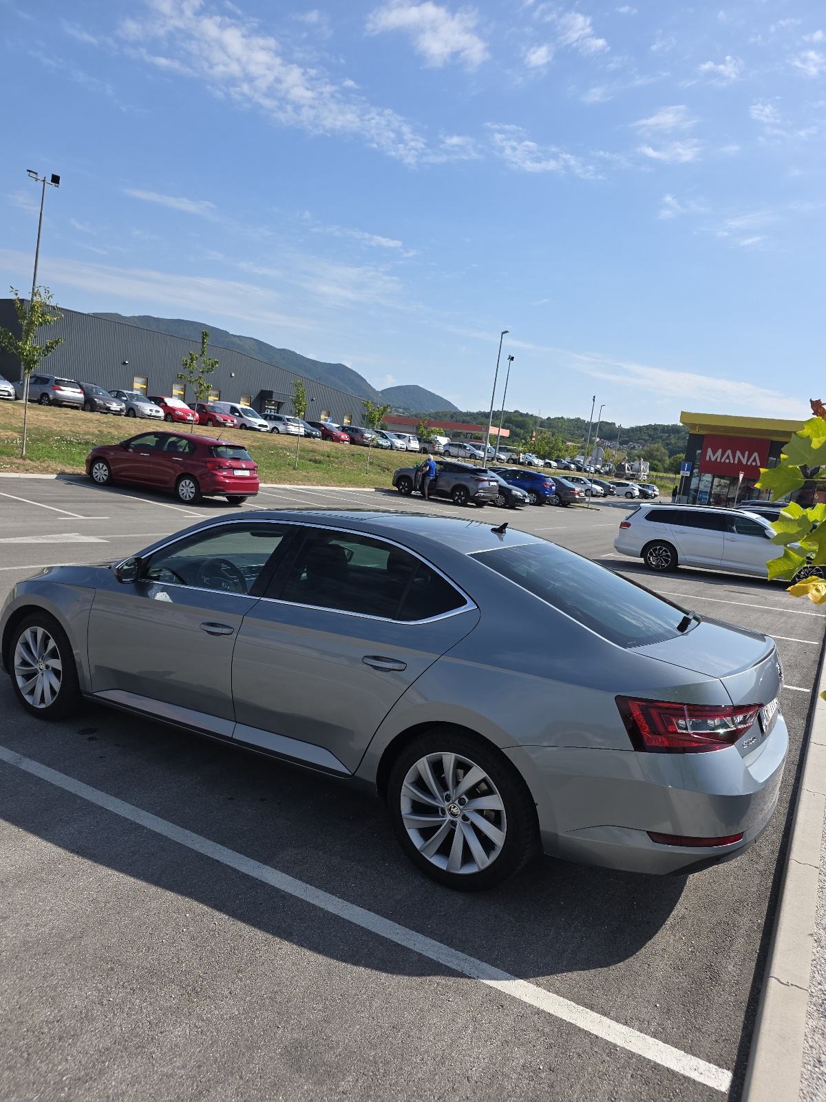 Škoda Superb 2,0 TDI DSG **PANORAMA, MEMORIJA SJEDALA, ALCANTARA**, fotografija 4