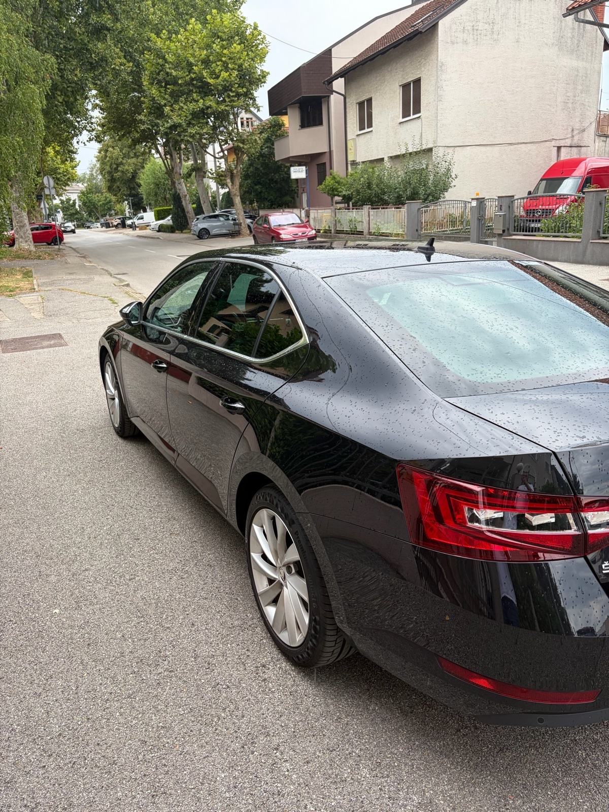 Škoda Superb 2,0 TDI DSG PRVI VLASNIK U PDV-u, fotografija 4