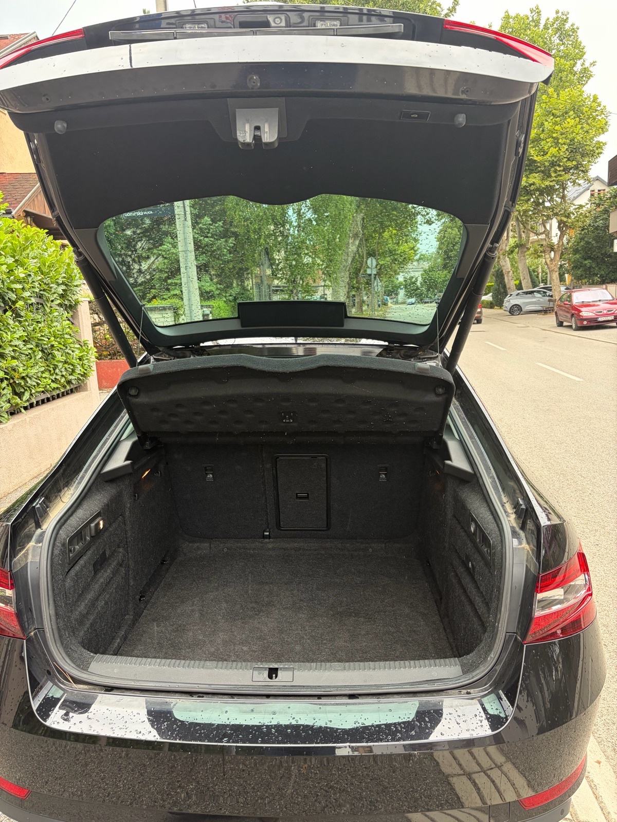 Škoda Superb 2,0 TDI DSG PRVI VLASNIK U PDV-u, fotografija 6