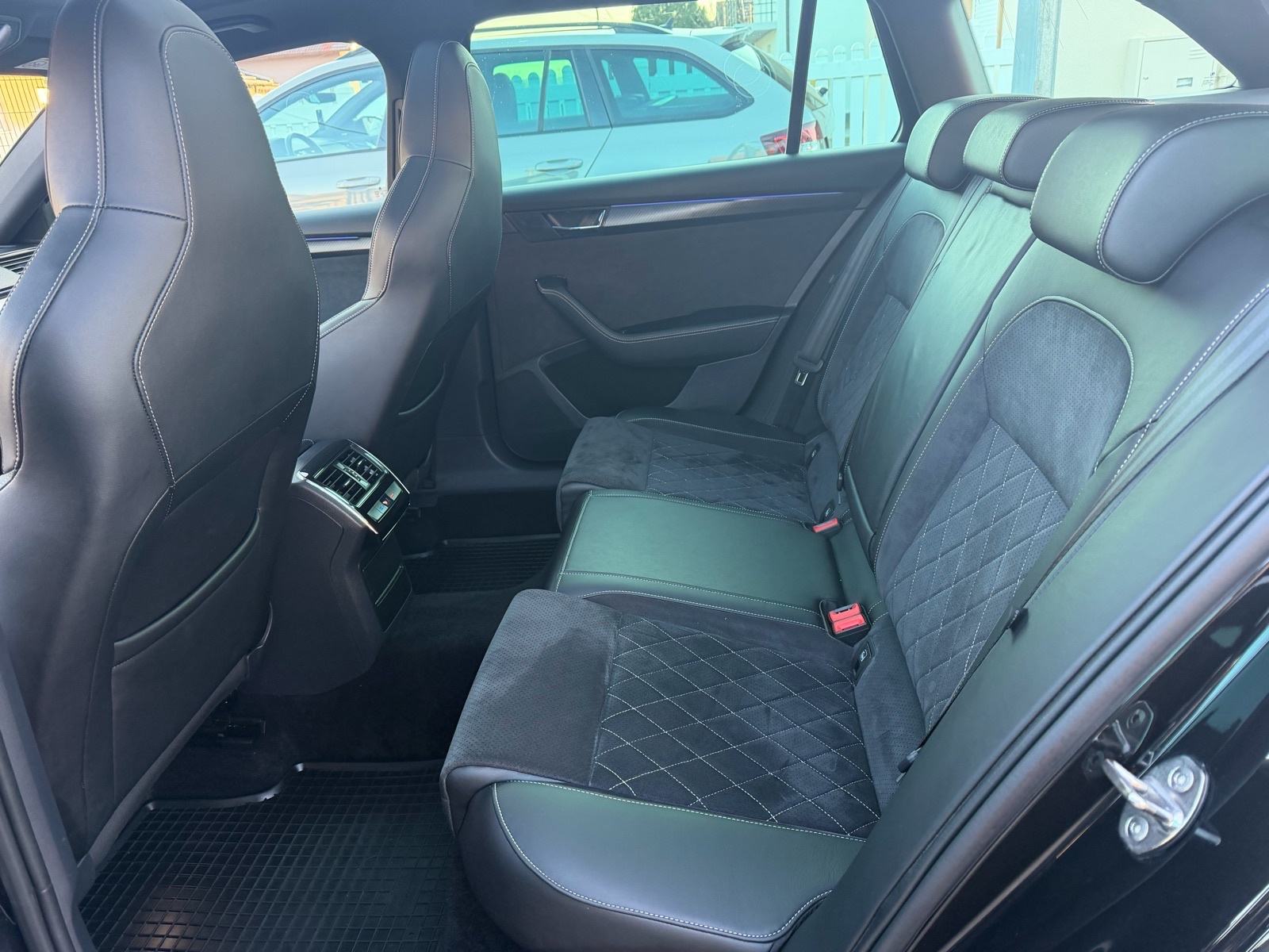 Škoda Superb 2,0 TDI DSG,Sport line,Panorama,ACC,Virtual,Jamstvo 12mj., fotografija 14