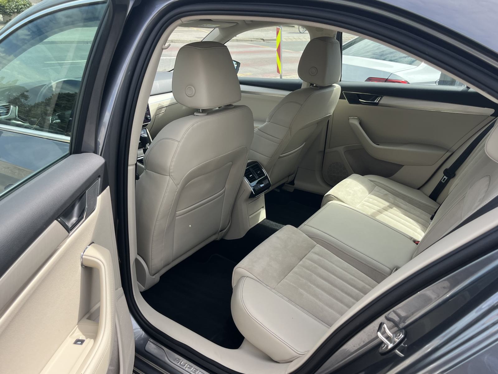 Škoda Superb 2,0 TDI DSG Style 1.VL Nije uvoz Tvorničko jamstvo, fotografija 11