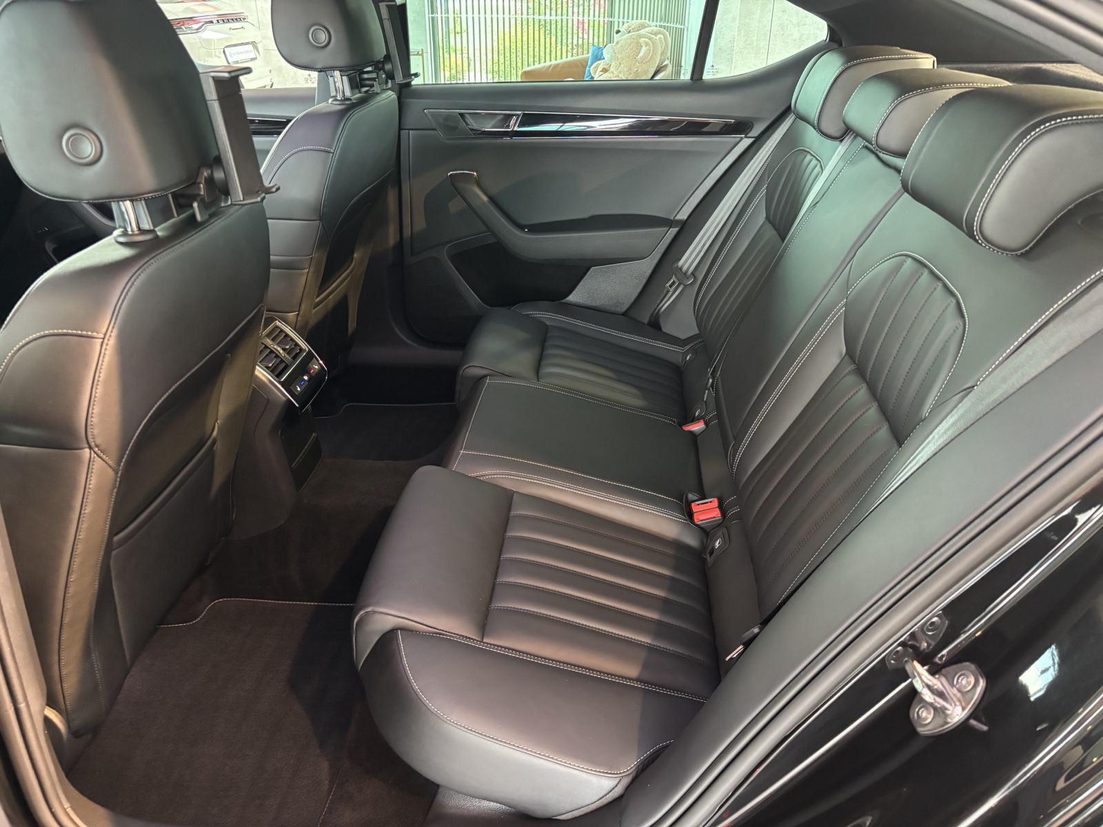 Škoda Superb 2.0 TDI Laurin&Klement DSG - LED, ACC, kam 360°,alu 19", fotografija 11