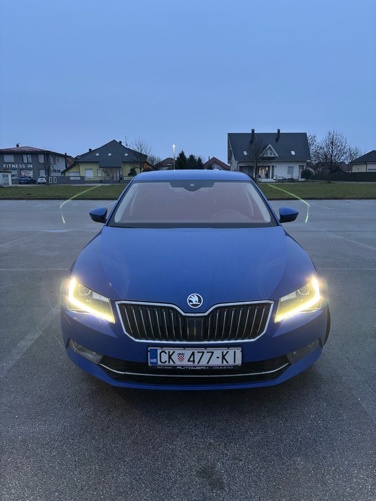 Škoda Superb 2,0 TDI, fotografija 2