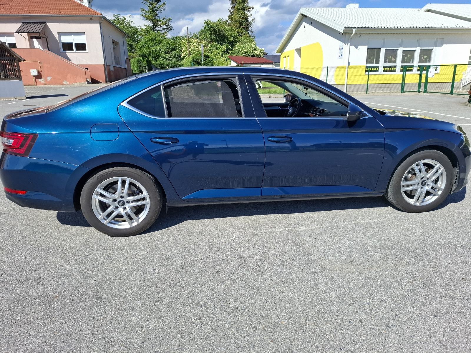 Škoda Superb 2.0 TDI, fotografija 4