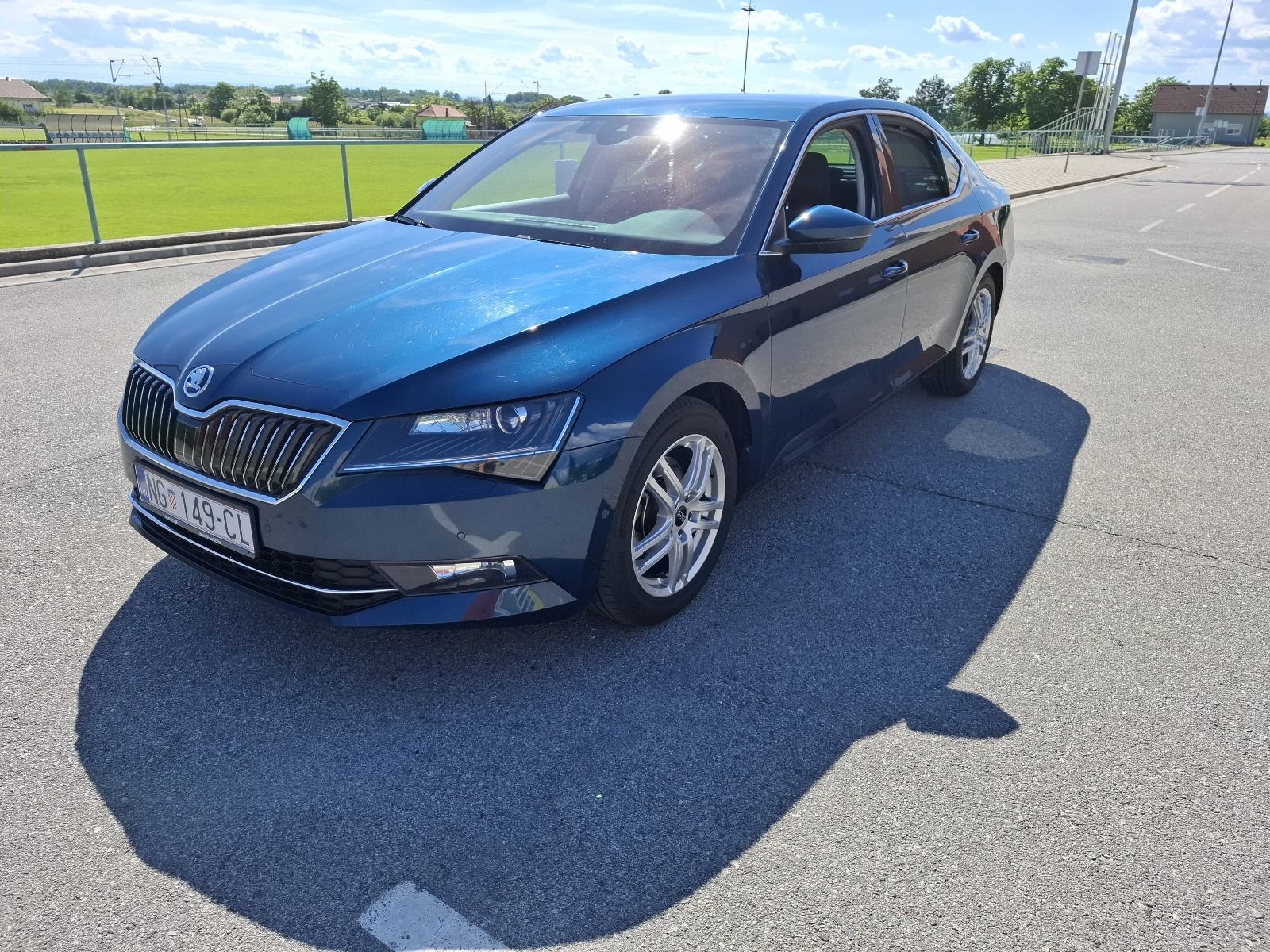 Škoda Superb 2.0 TDI, fotografija 2