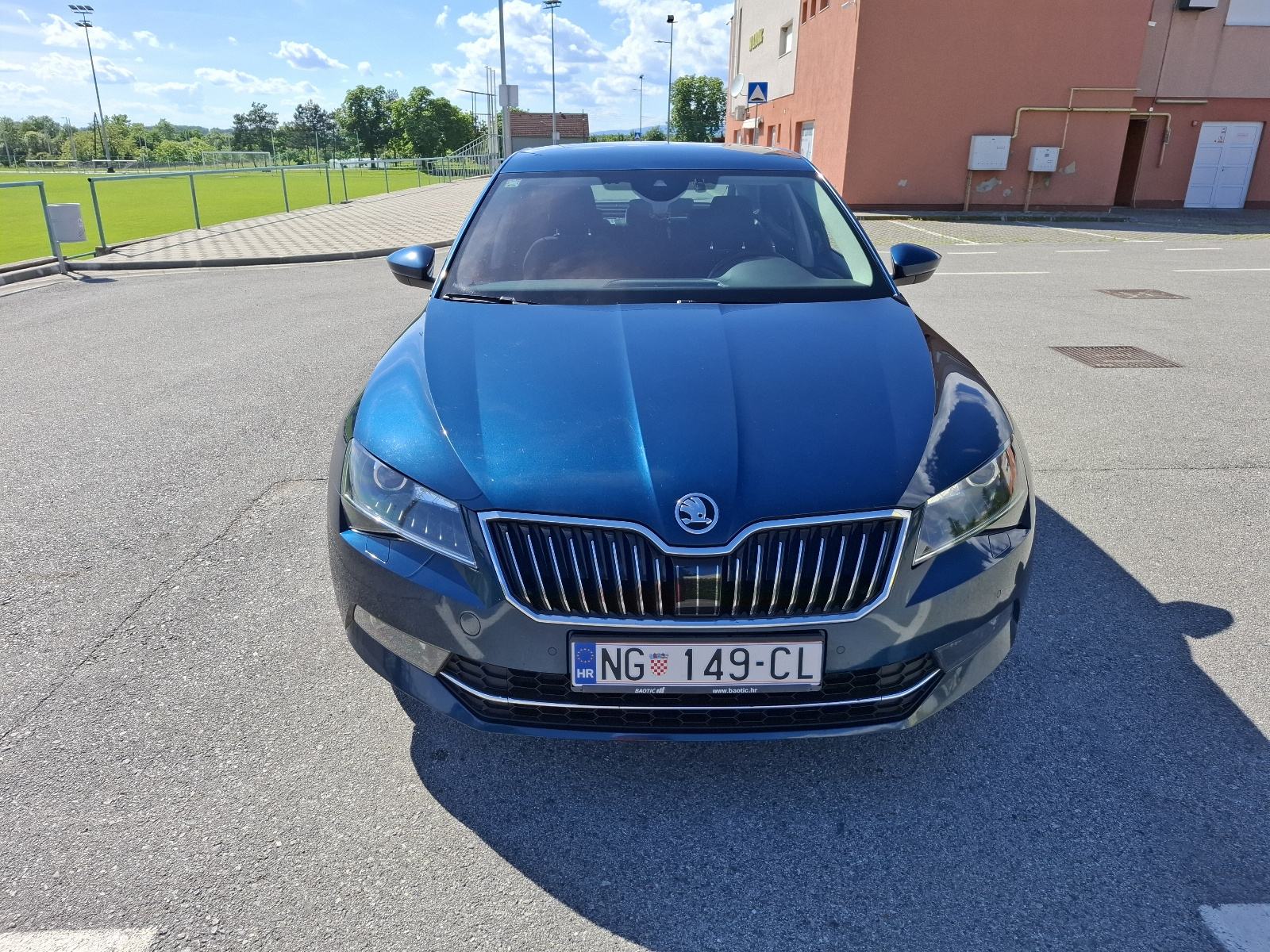 Škoda Superb 2.0 TDI, fotografija 3