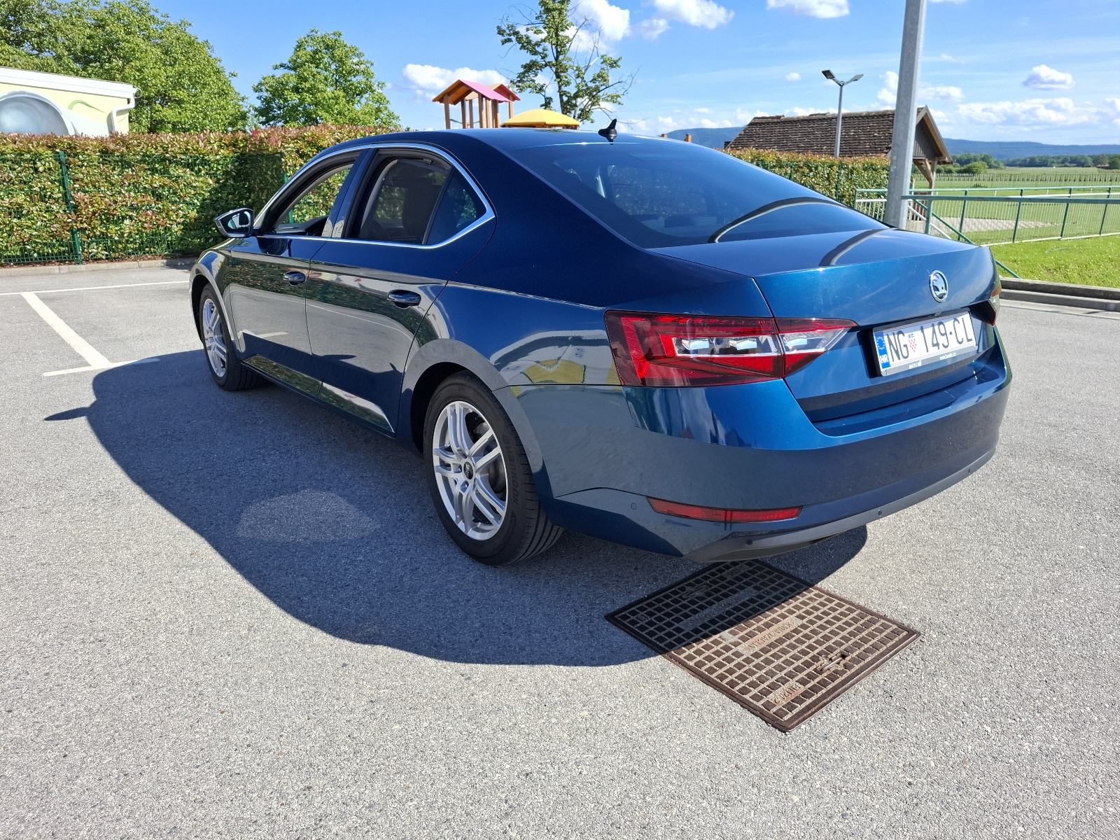 Škoda Superb 2.0 TDI, fotografija 7