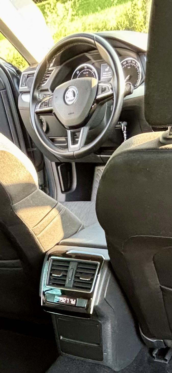 Škoda Superb 2,0 TDI, +veliki servis, +dodatne alu felge i zimske gume, fotografija 8