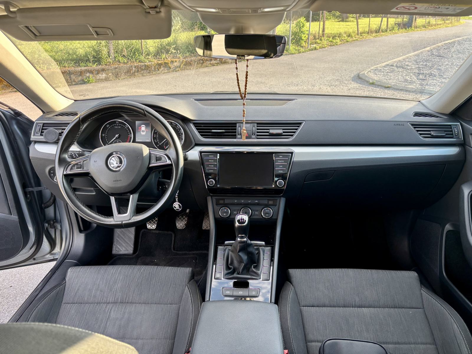 Škoda Superb 2,0 TDI, +veliki servis, +dodatne alu felge i zimske gume, fotografija 11