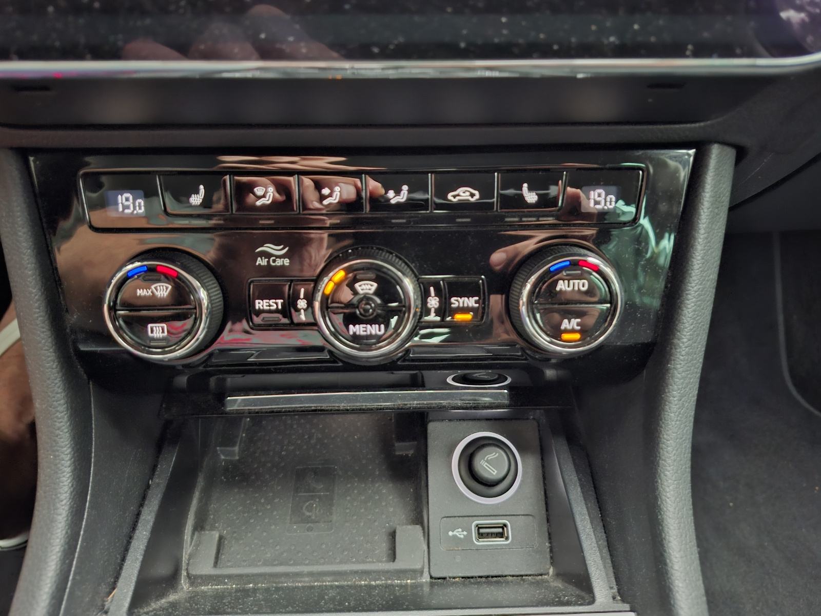 Škoda Superb 2.0 TDI, fotografija 17