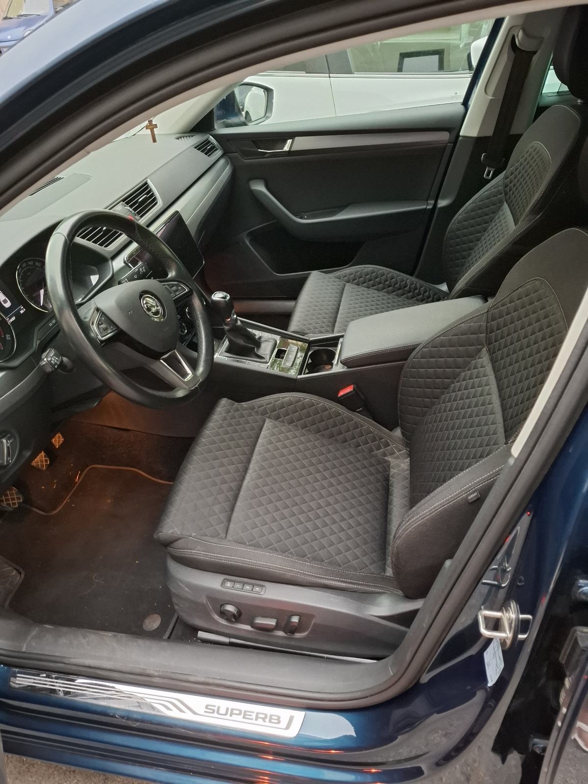 Škoda Superb 2.0 TDI, fotografija 16