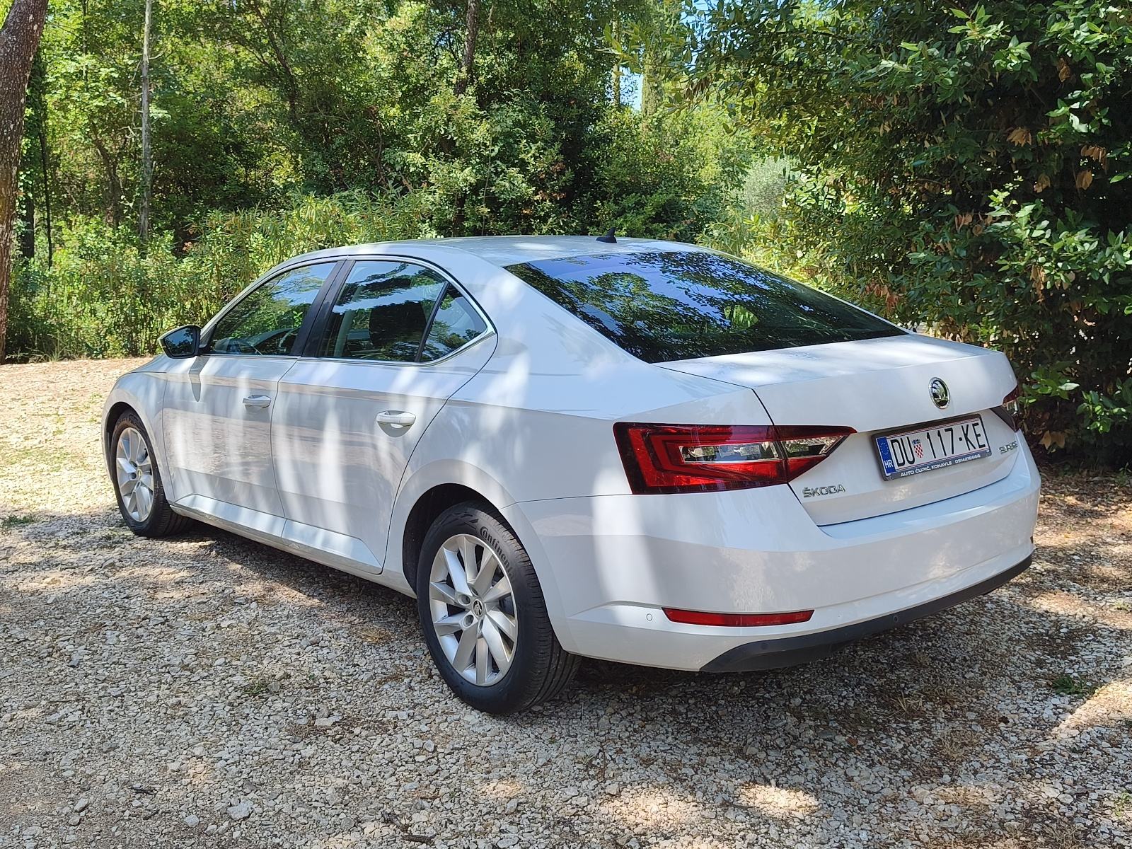 Škoda Superb 2,0 TDI REG. do 01.08.2027., fotografija 4