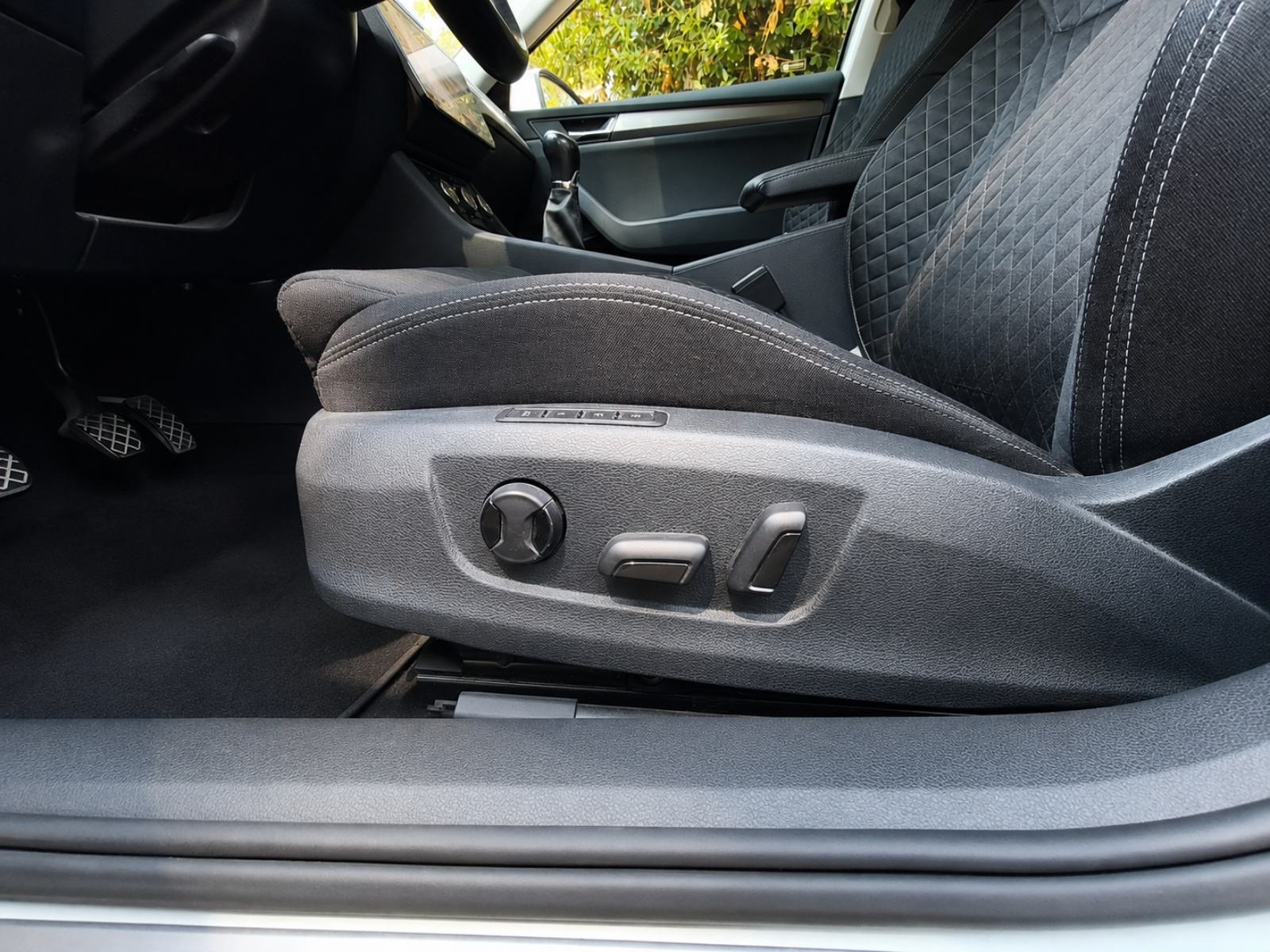 Škoda Superb 2,0 TDI REG. do 01.08.2027., fotografija 12