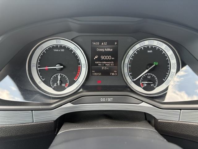 Škoda Superb 2,0 TDI, fotografija 8