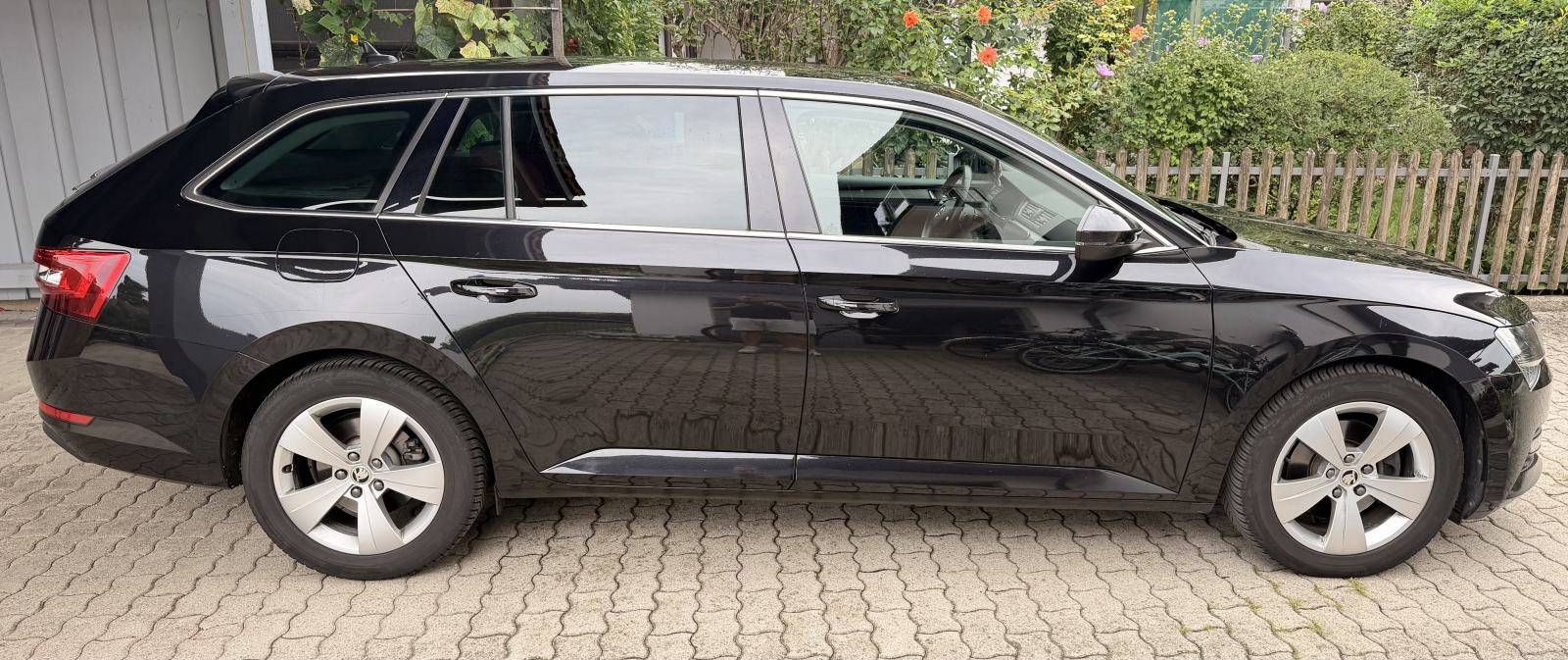 Škoda Superb 2,0 TDI, fotografija 3