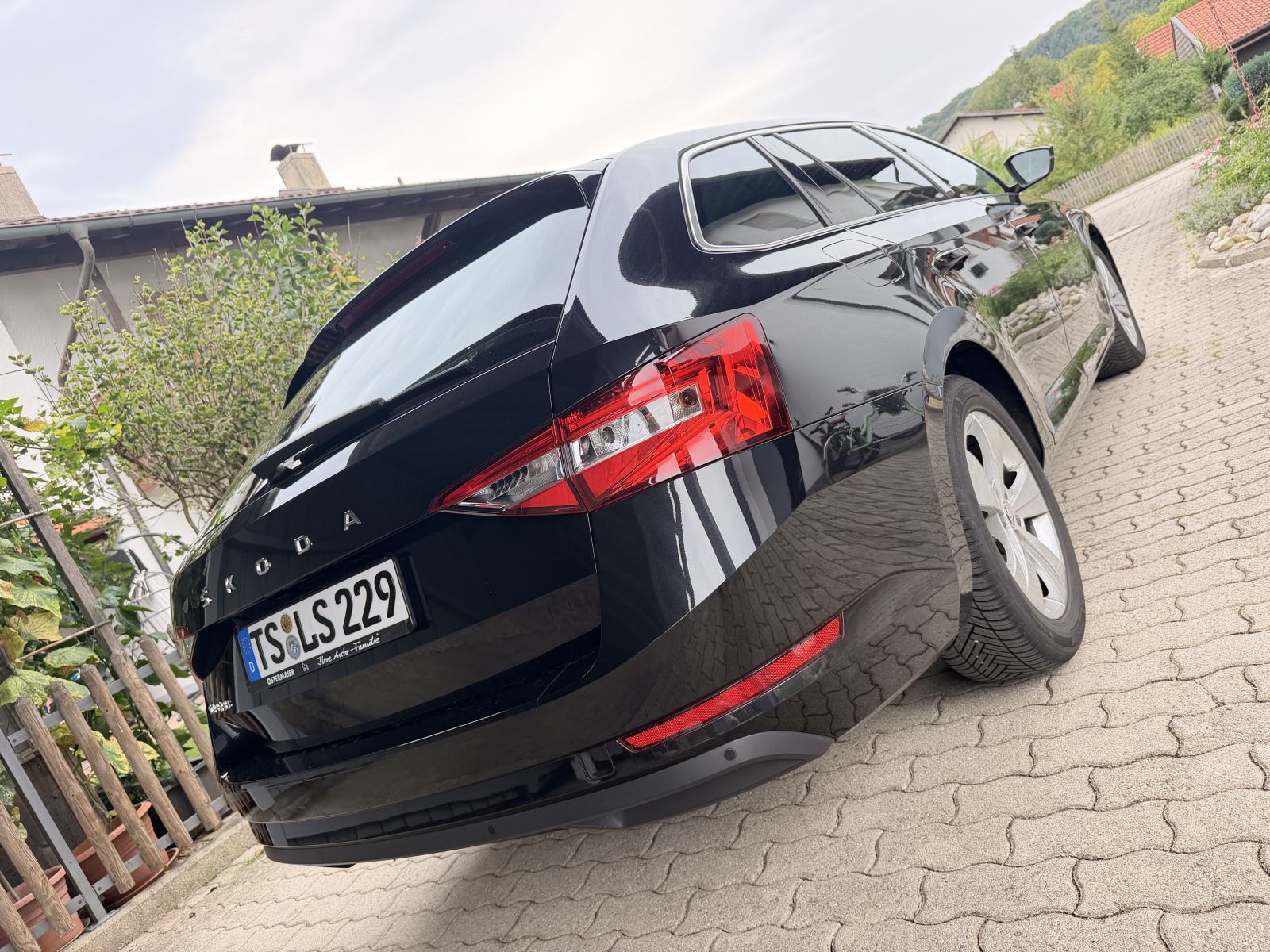 Škoda Superb 2,0 TDI, fotografija 4