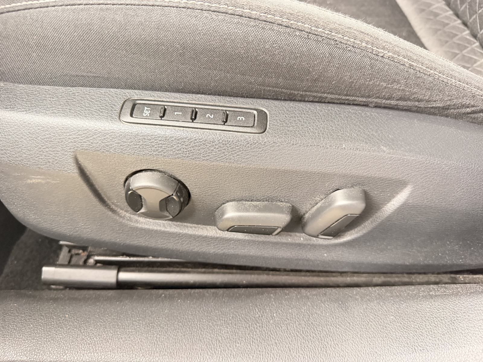 Škoda Superb 2,0 TDI, fotografija 18
